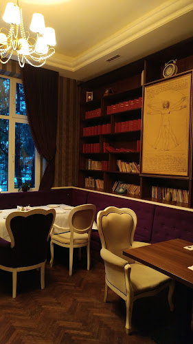 Comentarii opinii despre The Mansion