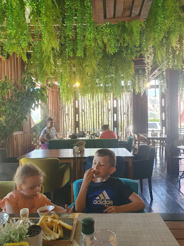 LA CONAC - Curtea de Argeș