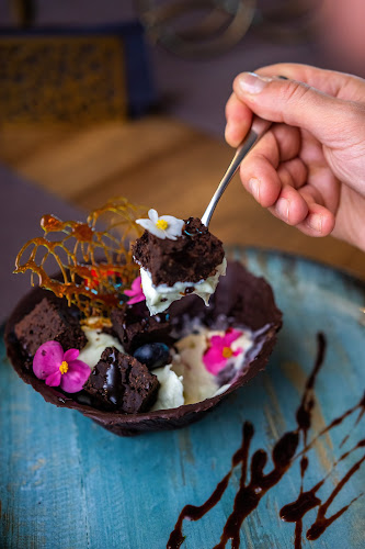 Lyra Restaurant - Gastronomie și ospitalitate