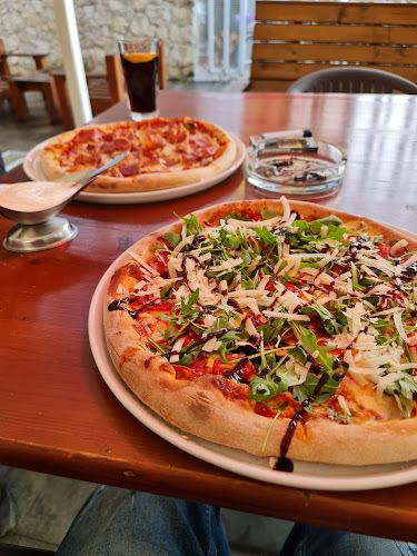 White - Pub Restaurant Pizzerie - Moreni