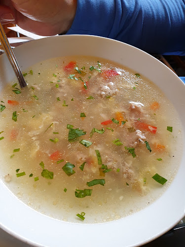 Curtea Veche - Gastronomie și ospitalitate