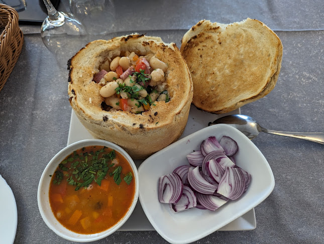 Pensiune - Restaurant - Pizzerie 2 Pauni - Borsa