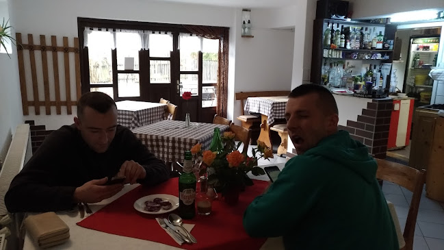 Opinii despre Restaurant Szivárvány Kisvendéglő în Băile Homorod - Gastronomie și ospitalitate