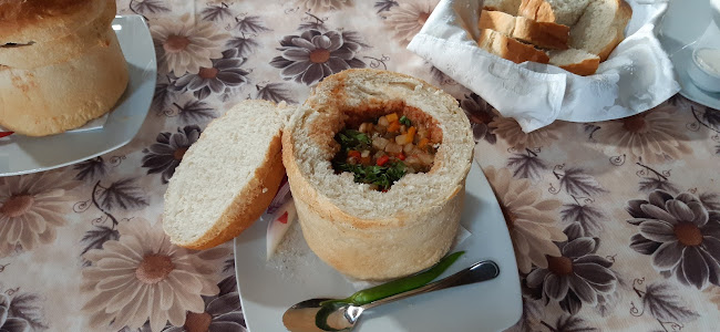 Restaurant Hanul lui Ureche - Gastronomie și ospitalitate