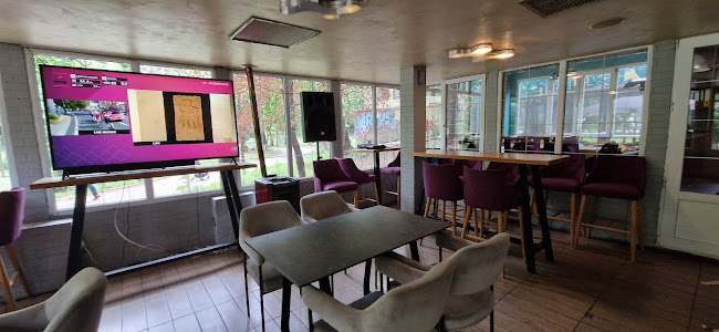 La Bibliotecă - București