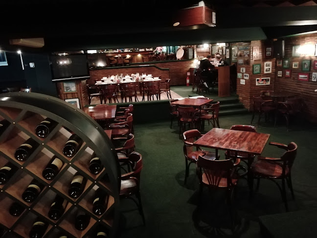 Sport's Pub B90 - Gastronomie și ospitalitate