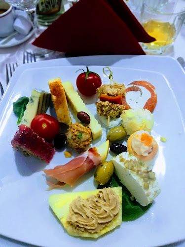 Str. Albești 30, Curtea de Argeș 115300