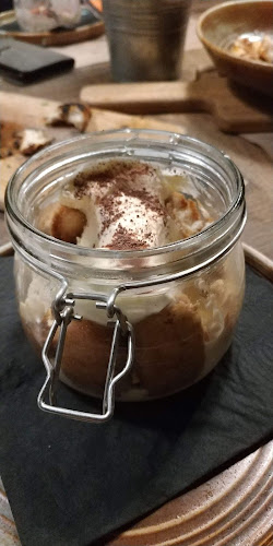 Strada Apollonia Hirscher 12, Brașov 500015