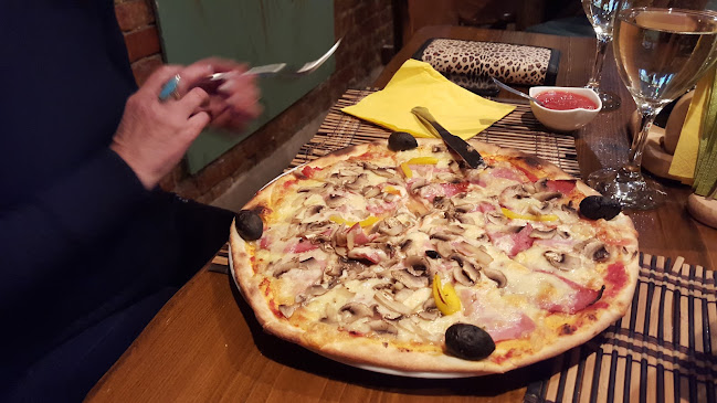 Bloc 4, Strada George Enescu 4, Hunedoara 331030