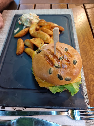 Opinii despre LA CONAC în Curtea de Argeș - Gastronomie și ospitalitate