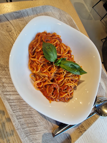 Comentarii opinii despre Casa Petrina