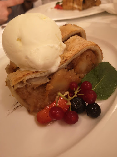 Strada Curtea Domnească 9, Suceava 720008