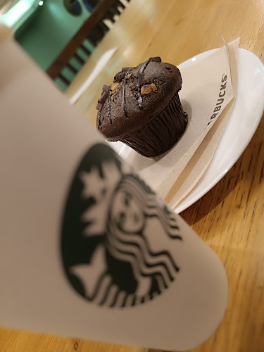 Opinii despre Starbucks în București - Gastronomie și ospitalitate