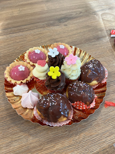 Briosa Mov - Cofetarie Bacau. Torturi Bacau, Prajituri, Candy Bar Bacau. Tort Botez, Nunta Bacau - Gastronomie și ospitalitate