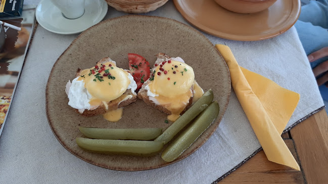 Country Bread Bistro - Gastronomie și ospitalitate