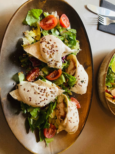 Amaretto Caffe - Gastronomie și ospitalitate