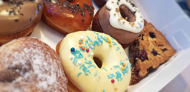 Cofetăria Pisica Albastră - Donuts and coffee shop - Gastronomie și ospitalitate