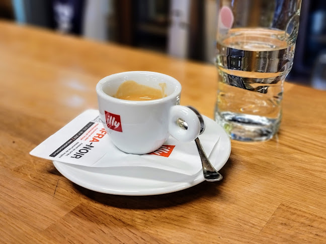 El Pato - Gastronomie și ospitalitate