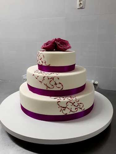 Opinii despre Cofetaria Meradis în Roman - Gastronomie și ospitalitate