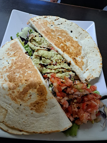 Opinii despre La Familia în Slatina - Gastronomie și ospitalitate