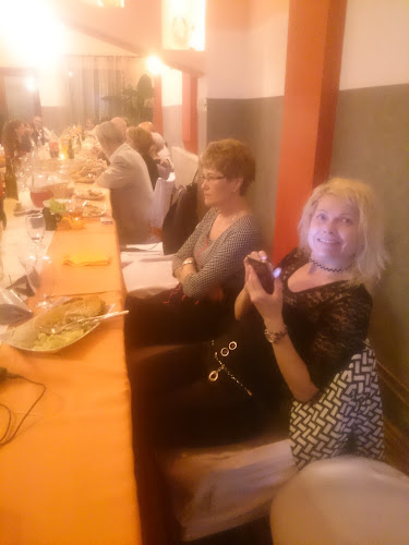 Cornet Bar and Restaurant - Gastronomie și ospitalitate