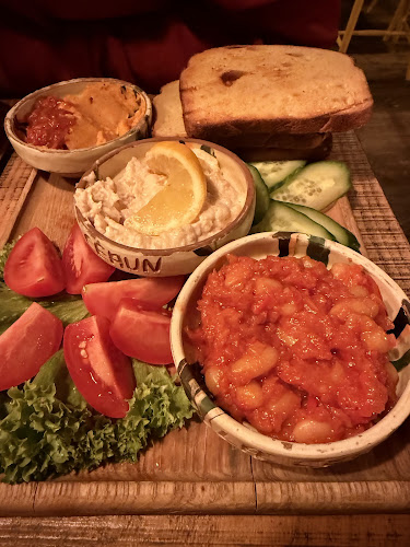 La Ceaun - Piata Sfatului - Gastronomie și ospitalitate