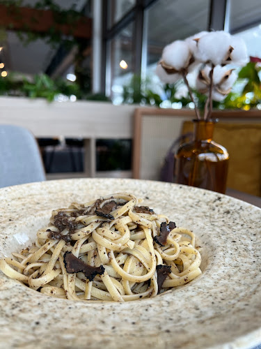 Opinii despre Rivo în Oradea - Gastronomie și ospitalitate