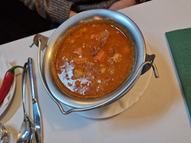 Opinii despre Casuta cu Nuci în Oradea - Gastronomie și ospitalitate