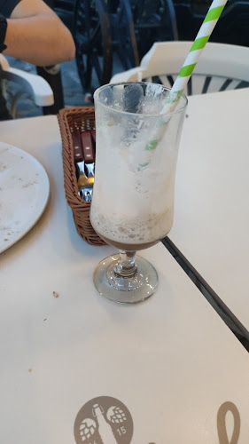 Pardon Cafe Bistro - Gastronomie și ospitalitate