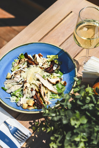 IpaNera Restaurant, Cocktail bar & Beach - Gastronomie și ospitalitate