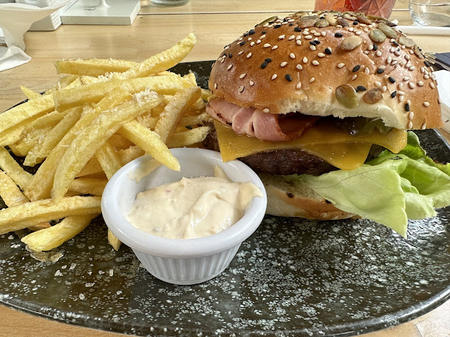 Restaurant Pescăruș - Gastronomie și ospitalitate