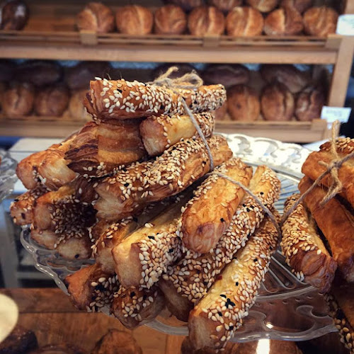 Str. D. I. Mendeleev 43, București 010367