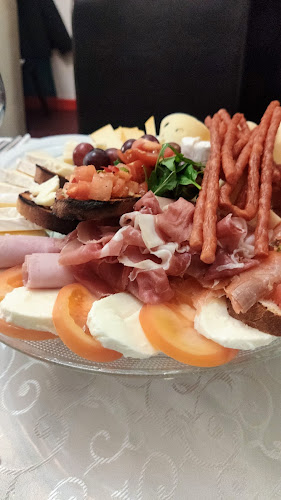 Comentarii opinii despre Nunta Zamfirei steak house