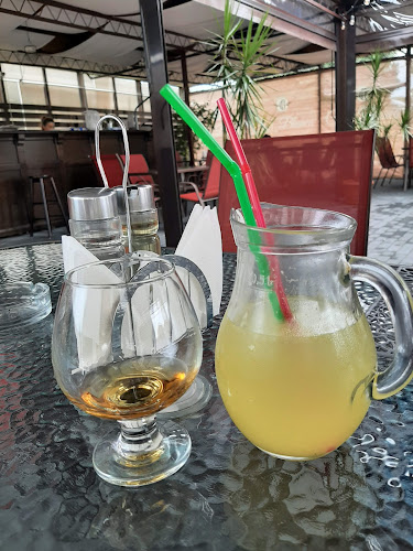 Opinii despre Restaurant Casa Blanca în Oțelu Roșu - Gastronomie și ospitalitate