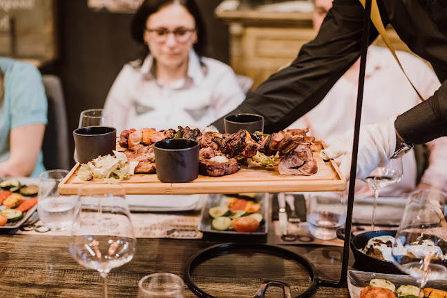 Petry Bistro GrillxWine - Gastronomie și ospitalitate