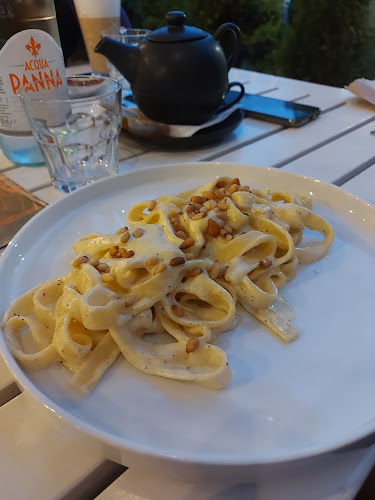 Comentarii opinii despre Livada