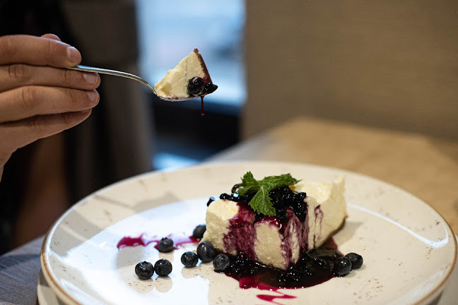 Strada Ana Ipătescu 5, Suceava 720026