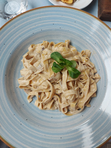 Max - Gastronomie și ospitalitate