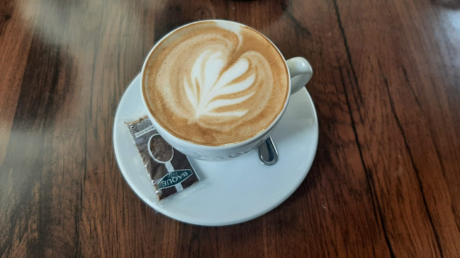 Opinii despre Viva la Vida Bistro-Hostel în Brașov - Gastronomie și ospitalitate