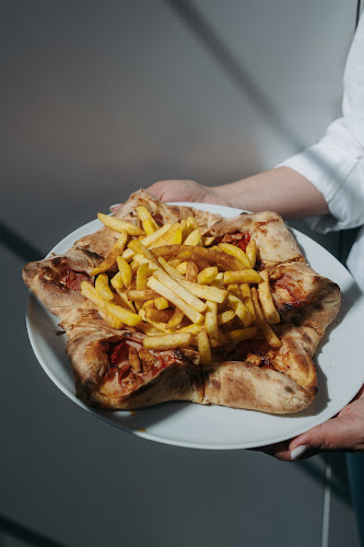 Comentarii opinii despre Casa Petrina