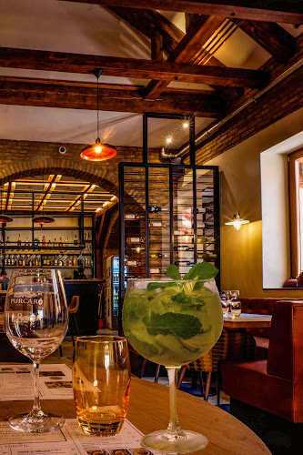 Piața George Enescu 16, Brașov 500031