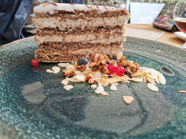 Opinii despre Sub Tâmpa în Brașov - Gastronomie și ospitalitate