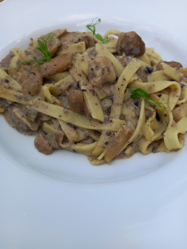 NEST Hotel & Restaurant - Gastronomie și ospitalitate