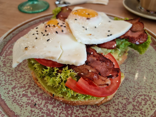 Comentarii opinii despre Neața Omlette Bistro