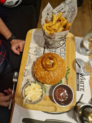 White - Pub Restaurant Pizzerie - Gastronomie și ospitalitate
