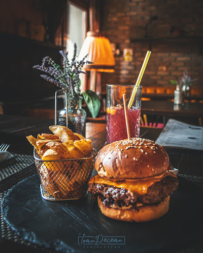 Piața Avram Iancu 10, Arad