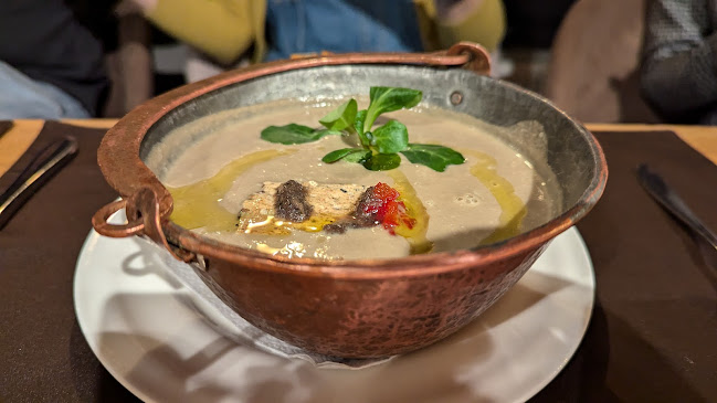 Opinii despre Sub Tâmpa în Brașov - Gastronomie și ospitalitate