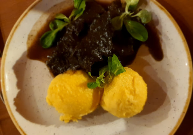 Restaurant Vânătorul - Gastronomie și ospitalitate