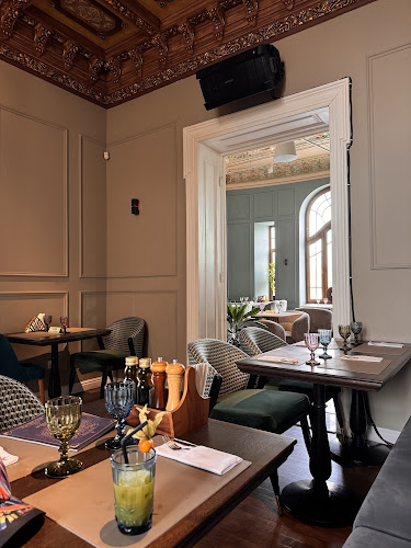 Comentarii opinii despre The Manor Restaurant & Lounge