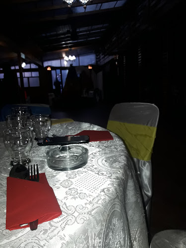 Opinii despre Terasa cu Plopi în Potcoava - Gastronomie și ospitalitate